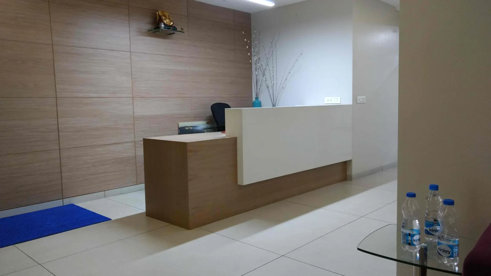 Reception table BR RT 03