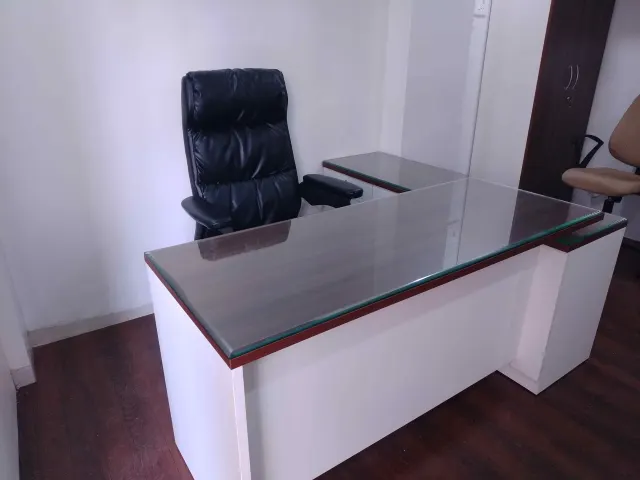 Director table BR DT 04